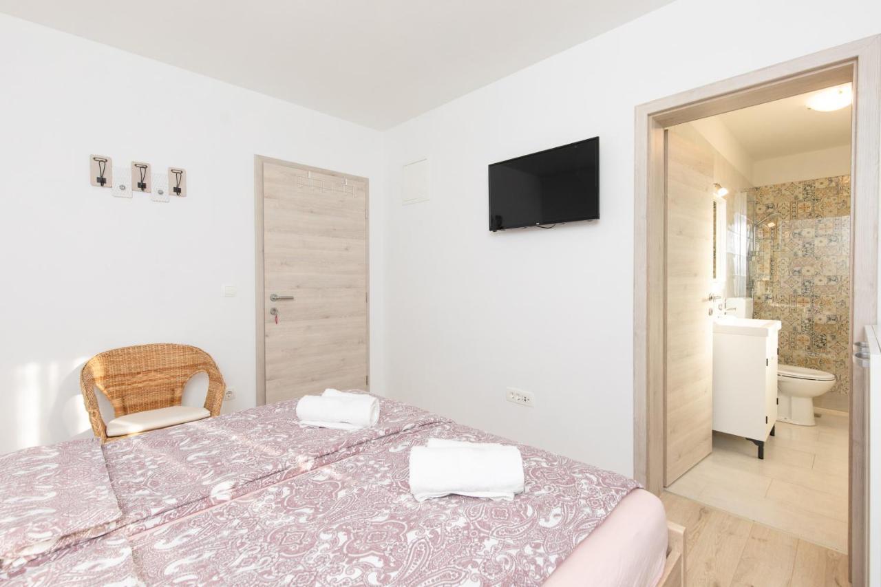 Apartments Brig Perfect Countryside Holiday! Krk Town Εξωτερικό φωτογραφία